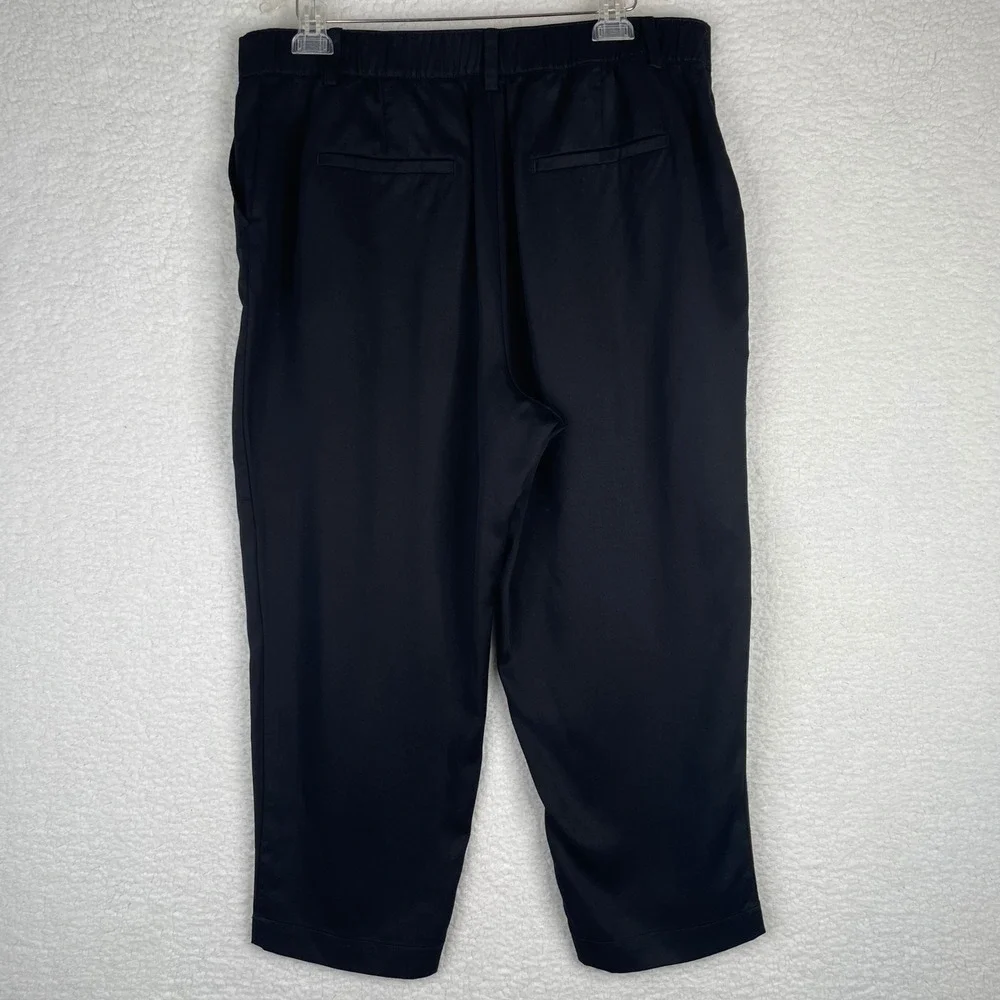 LOFT Curvy Pleated Tapered Pants Black 100% Lyocell Cropped Trousers 16P Womens
